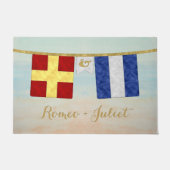 カップルモノグラム海事信号フラグ水色 ドアマット (正面)