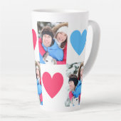 カップル写真コラージュ2枚の写真ピンク&ブルーのハート カフェラテマグ (右アングル)