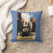 カップル及びタワーの時計の柵との通りの眺め クッション (ブランケット)