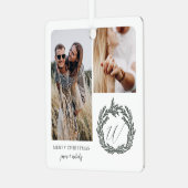 カップル婚約写真ガーランドリースモノグラム メタルオーナメント (正面左)