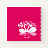 カップル白鳥シルエット反射の水中 ノートブック (裏面)