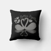 カップル白鳥シルエット反射の水中Thr クッション (裏面)