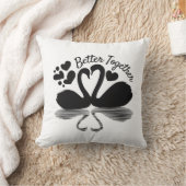 カップル白鳥シルエット反射の水中Thr クッション (ブランケット)