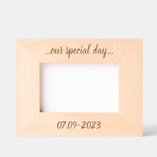 カップル私たちの特別な日カスタムの木製のフォトフレーム レーザー彫刻フレーム (正面)