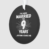 カップル結婚した9年おもしろい9周年 オーナメント (正面)