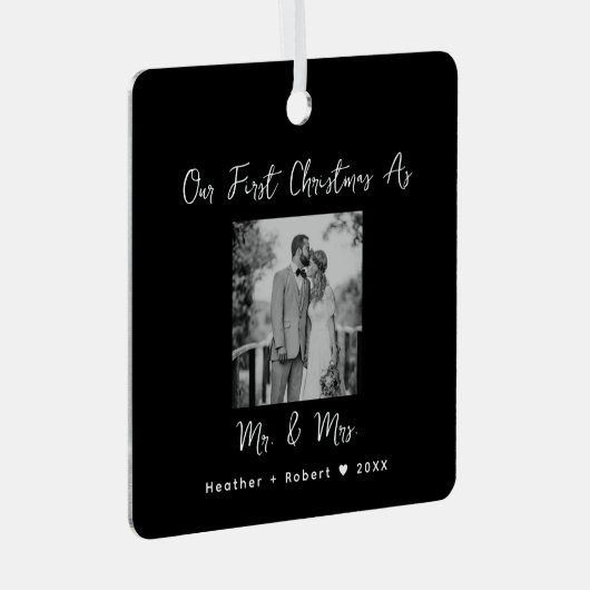 カップル結婚の贈り物の私たちの初めてのクリスマス結婚した メタルオーナメント (正面右)