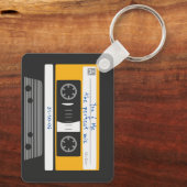 カップル記念日80のヴィンテージカセットテープ キーホルダー (裏面)