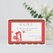 カップル赤/ブラウンウェディングRSVP 招待状 (スタンド正面)