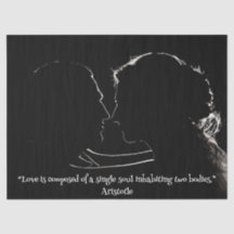 カップル・イン・ラブティッシュペーパー