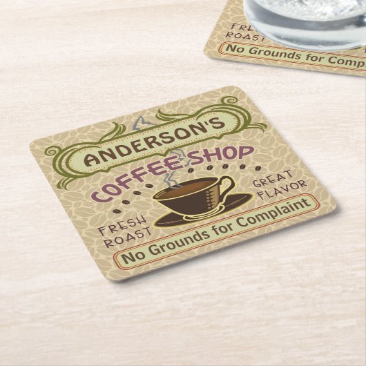 カップ付き喫茶店で自分の体を作パーソナライズされたる スクエアペーパーコースター (アングル)