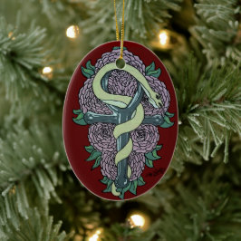 カティ包まれたーCによるスのまわりにネーク・アンキュのタトゥー・アート。 セラミックオーナメント