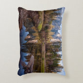 カテドラルのピークの眺め アクセントクッション (正面(垂直))