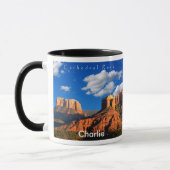 カテドラルの石および裁判所のマグのチャーリー マグカップ (左)