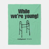 カディシャック |若いうちに！ フリースブランケット (正面)