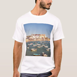 カディス、アンダルーシア、スペインのCaletaのビーチ Tシャツ