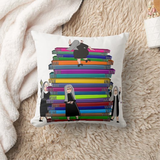 カトリックの修道女のスタックの本の芸術の枕 クッション (ブランケット)