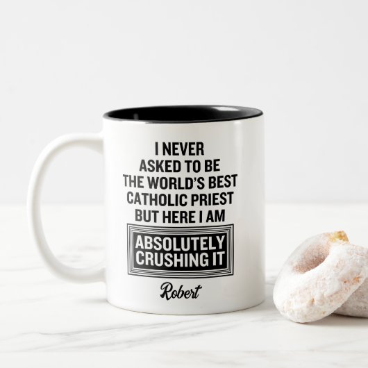 カトリック司祭 ツートーンマグカップ (ドーナツ)