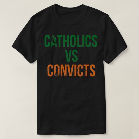 カトリックVS受刑者ヴィンテージレトロスタイル Tシャツ (デザイン正面)