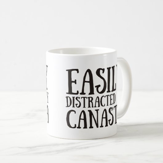 カナスタによって容易に散在する コーヒーマグカップ (正面右)