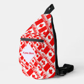 カナダおよびカナダ国旗のタイル表示の赤の個人用設定 スリングバッグ (右コーナー)