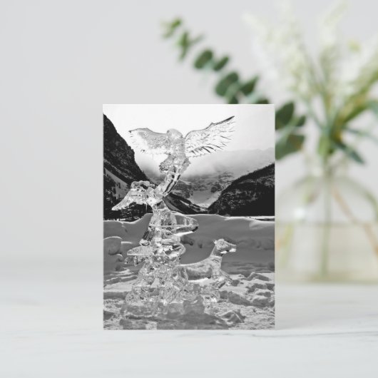 カナダのアルバータ州ルイーズ湖で氷の彫刻を行う ポストカード (スタンド正面)