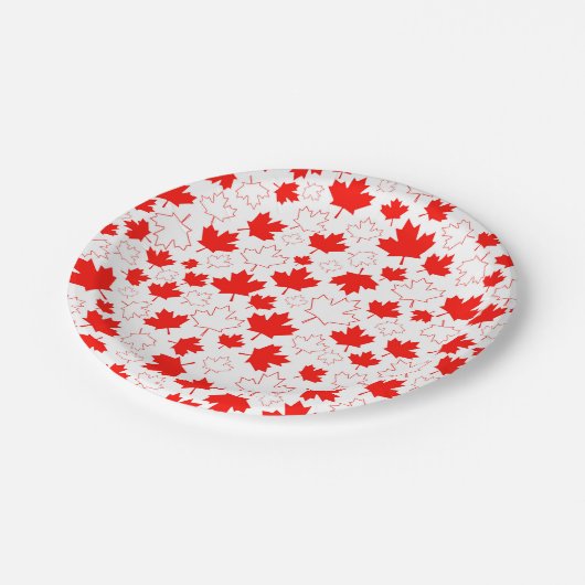 カナダのカエデの葉の赤く白い任意パターン ペーパープレート (アングル)