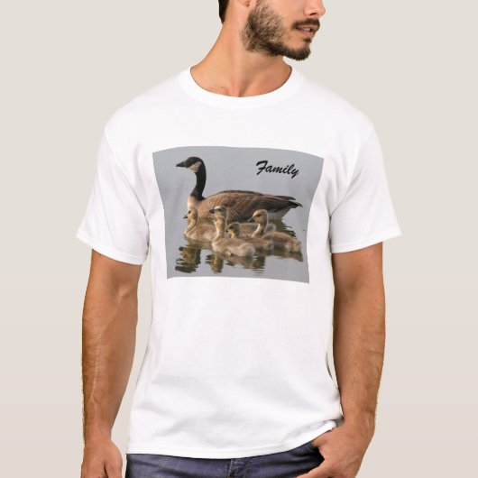 カナダのガチョウおよび彼女のひなの写真の人のTシャツ Tシャツ (正面)