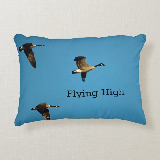 カナダのガチョウが飛んでいる アクセントクッション (正面)