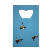 カナダのガチョウが飛んでいる クレジットカード栓抜き (正面)