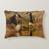 カナダのガチョウ家族のかわいい1初生がちょうの子 アクセントクッション (正面)