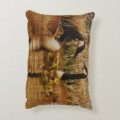 カナダのガチョウ家族のかわいい1初生がちょうの子 アクセントクッション (裏面(縦))