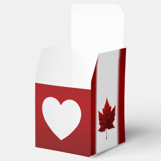 カナダのギフトボックスをパーソナライズするカナダ国旗のギフトボックス フェイバーボックス (オープン)