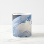 カナダのセントローレンス湾のSunglint。 コーヒーマグカップ (中央)