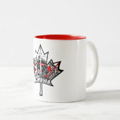 カナダのデザインのカエデの葉が付いている白いマグ ツートーンマグカップ (正面右)