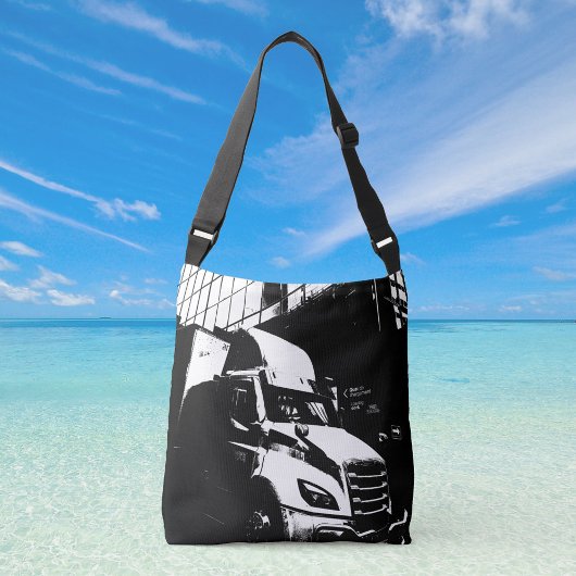 カナダのトラックで市内風景の白黒 クロスボディバッグ