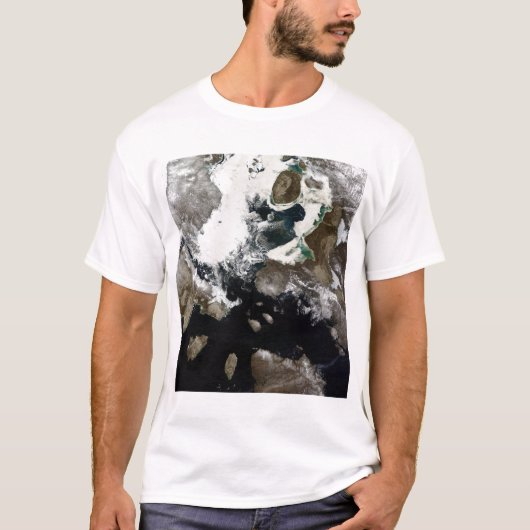 カナダのヌナブトで見える海氷と堆積物 Tシャツ (正面)