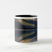 カナダのバンフ湖での漕ぎ手) ツートーンマグカップ (中央)