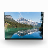 カナダのヨーホー国立公園にある有名なエメラルド湖でカヌー フォトブロック (正面)