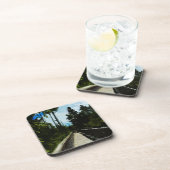 カナダの峡谷を渡るフットブリッジ コースター (右側)