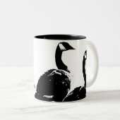 カナダの記念品のマグのコーヒーカップのカナダのガチョウのコップ ツートーンマグカップ (正面右)
