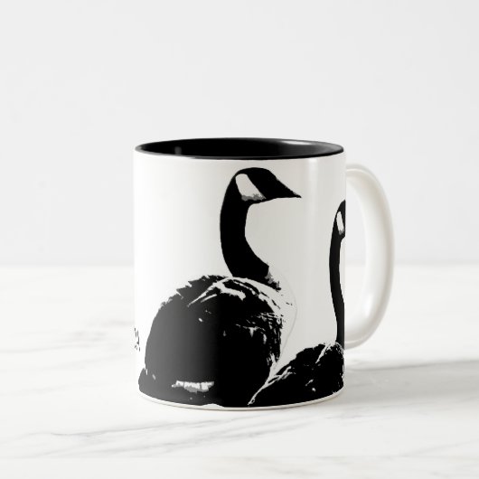 カナダの記念品のマグのコーヒーカップのカナダのガチョウのコップ ツートーンマグカップ (正面右)