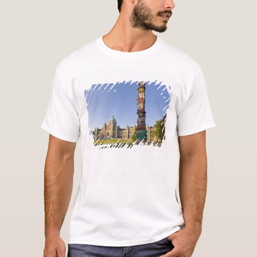 カナダの議事堂ビルのトトンポール Tシャツ (正面)