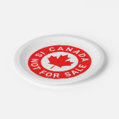 カナダは販売されていないタイポグラフィ赤楓の葉 ペーパープレート (アングル)