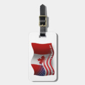 カナダアメリカの振る旗 ラゲッジタグ (正面縦)