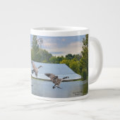 カナダガチョウが池に着陸 ジャンボコーヒーマグカップ (正面右)