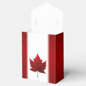 カナダギフトボックスパーソナライズされたカナダ国旗の抱き枕 フェイバーボックス (オープン)