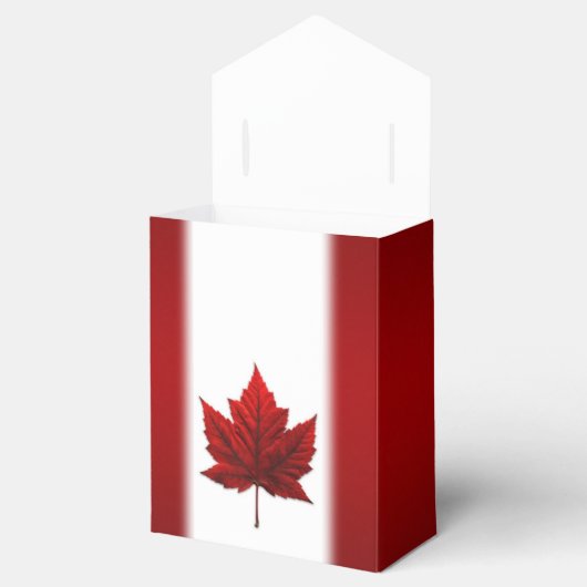 カナダギフトボックスパーソナライズされたカナダ国旗の抱き枕 フェイバーボックス (オープン)
