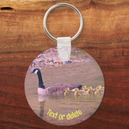 カナダグースママベビー自然 パーソナライズされた キーホルダー (正面)