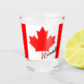 カナダフラグ記念物カナダメープルリーフ ショットグラス (正面)