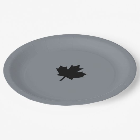 カナダブラックメープルリーフスタイル ペーパープレート (アングル)